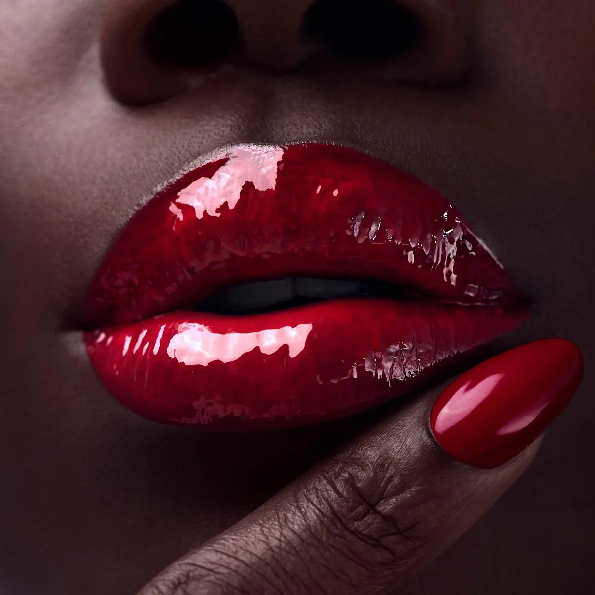 Christian Louboutin Rouge Stiletto Vinyl Gloss – Lip Gloss – Fire Red 115V - Beauty - alternate view 7